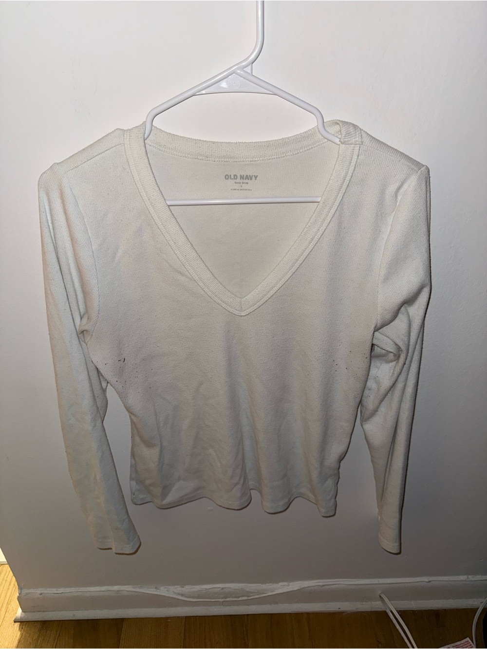 Old Navy Women's Cream V-Neck Long Sleeve Tee